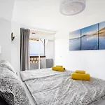In Und Panoramablick By Interhome פאלם-מאר